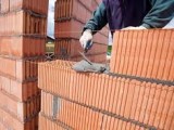 Tapasztalt kőművest és szorgalmas segédmunkást keresünk