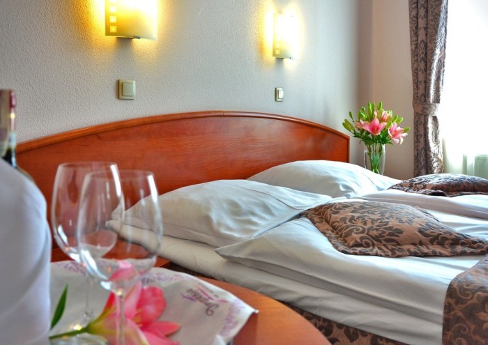 427/6. Szobalány és reggeliztető német szálloda munka Bodensee